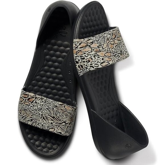 JOYBEES Women's Slip On Leopard Safari Print Friday Flats EVA Sandals Size 8 NWT - Picture 1 of 10